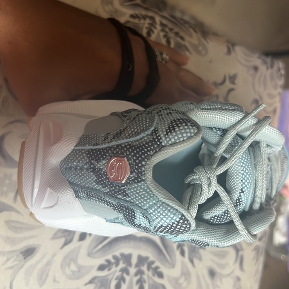 Brand new Nike hot step air terra shoes! Men’s 7, women’s 8.5 - Picture 3 of 5